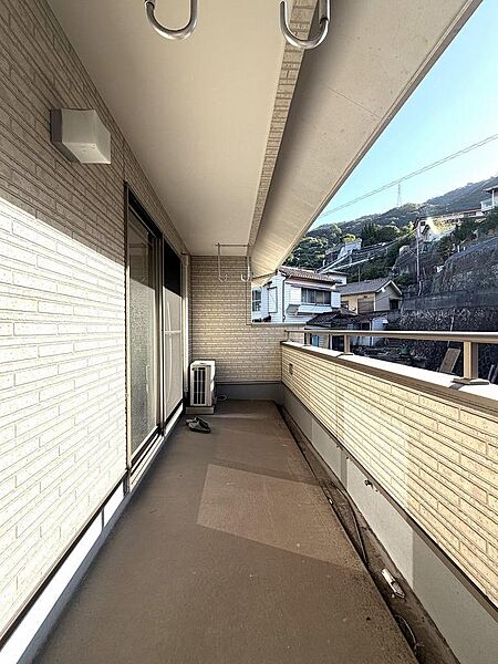 南向きのバルコニーで日当たり良好☆お洗濯やお布団もしっかりと乾きます。