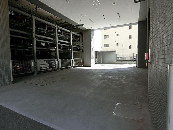 敷地内駐車場完備しています。