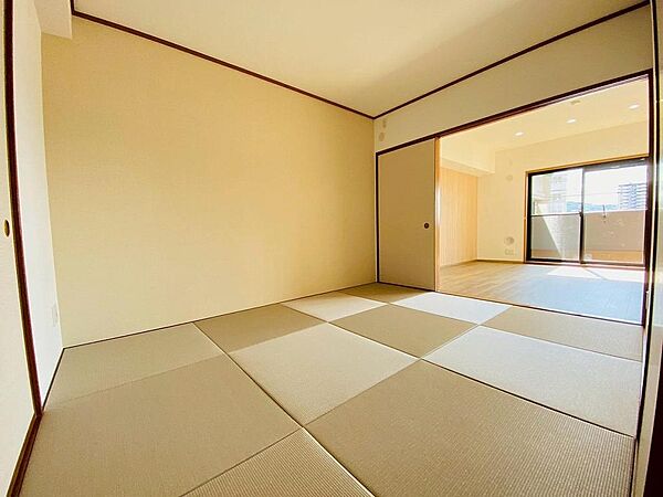 来客用の寝室やちょっと横になる寛ぎスペースとしても重宝します。