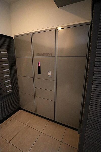 宅配ボックスが完備されており、不在時でも荷物の受け取りが可能です♪