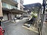 その他：雨でも安心な屋根付駐輪場