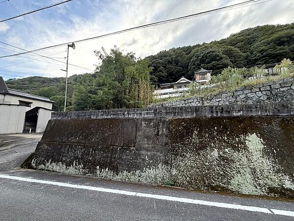 敷地面積606.84平米（183.56坪）