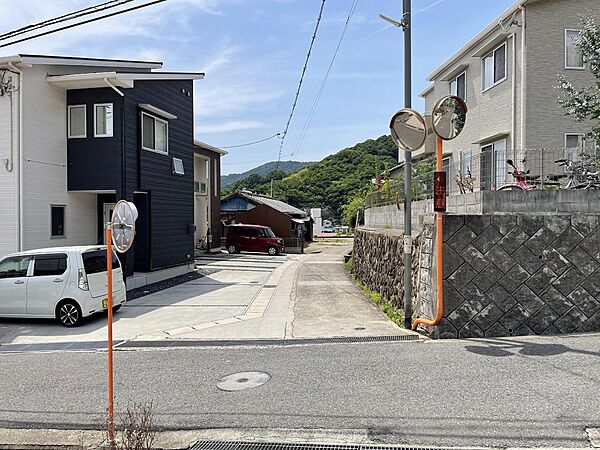東側からの進入道