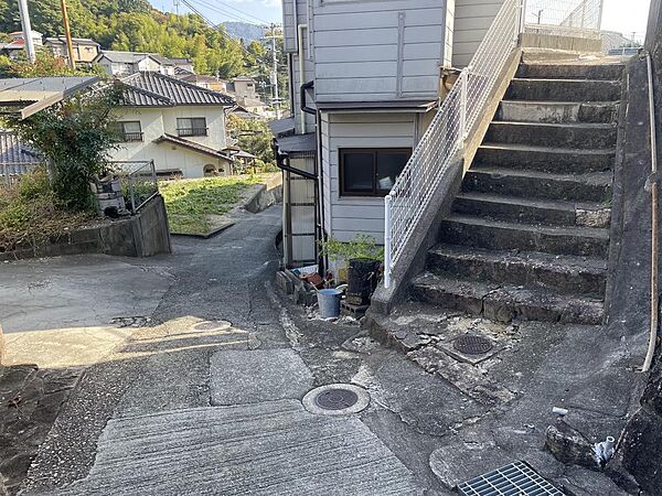 北東側 接道の前面道路