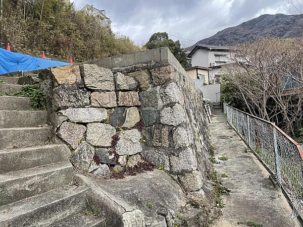 東側接道
