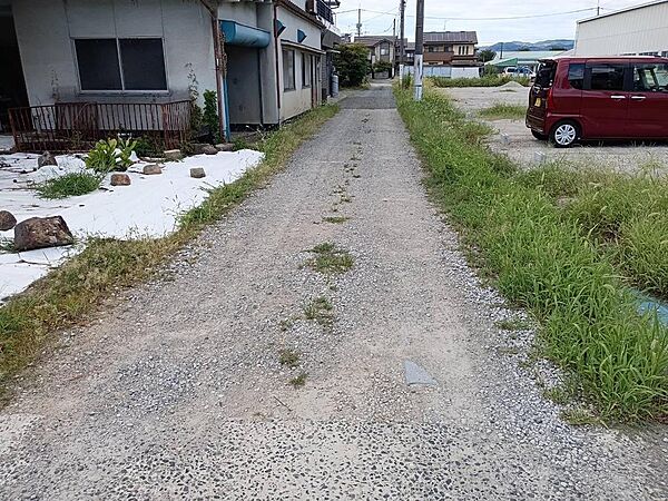 東側道路