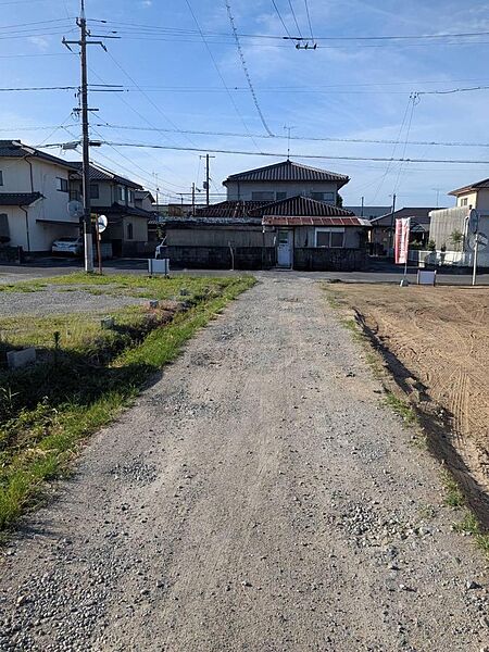東側道路
