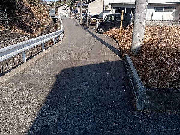 西側道路