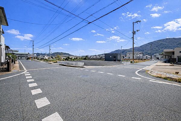視認性の良い立地のため　住宅用地としてはもちろん　事務所や店舗など事業用としてもご検討いただけます!