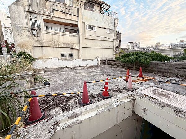 那覇市字安里 土地