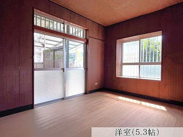 洋室(5.3帖)