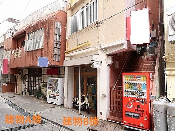 3階建建物外観...