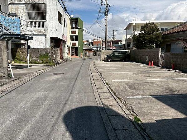 西側進入路