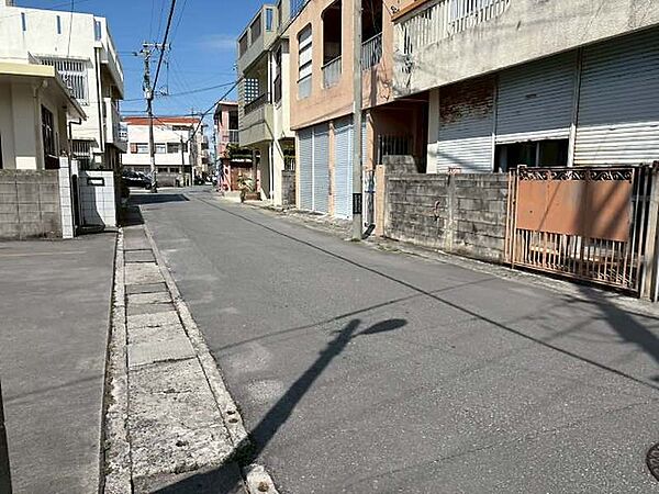 北側進入路
