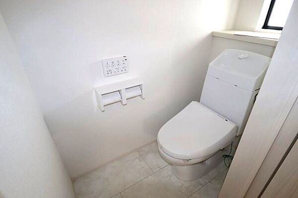 2階にもトイレがあり上下移動を減らせます