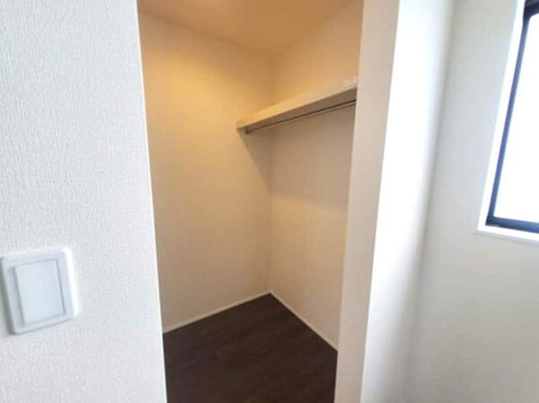 衣類を分けやすいWICです