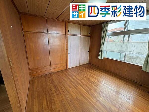 収納を備えた2階洋室8帖