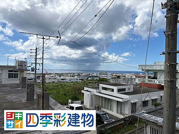 長浜海岸へ車で5分の立地です