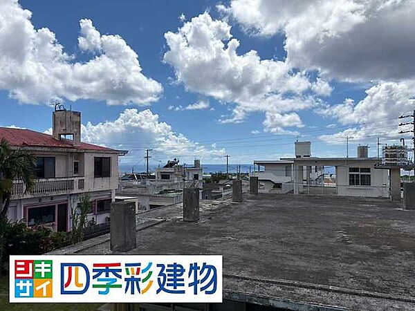 バルコニーからは海が見えます