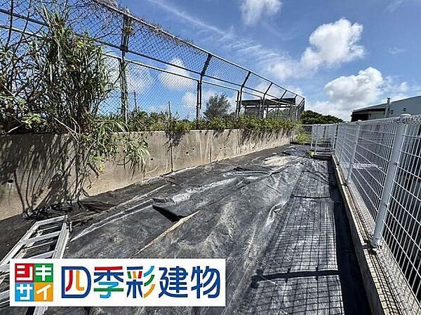 専用庭付きで戸建て感覚のある物件です♪
