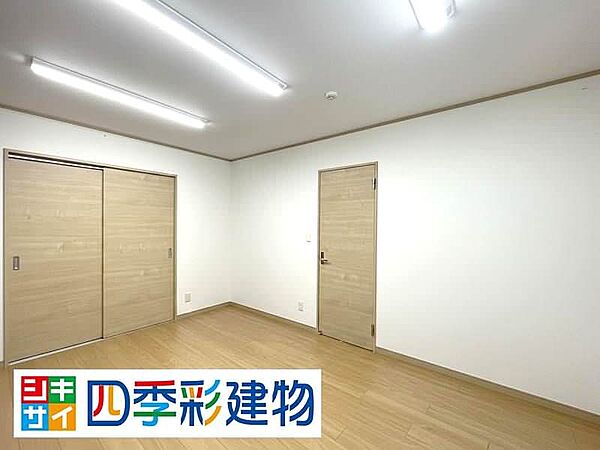 1階10帖洋室（画像加工済。現況は現地にてご確認ください。）