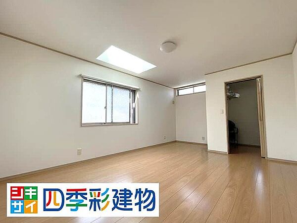 2階11帖洋室（画像加工済。現況は現地にてご確認ください。）
