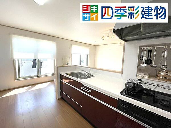 2階キッチン（画像加工済。現況は現地にてご確認ください。）