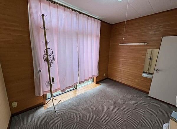 洋室6帖（画像加工済。現況は現地にてご確認ください。）
