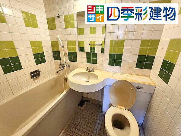 浴槽・洗面・トイレを備えた水回り