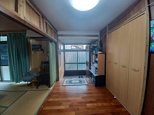 1階・玄関