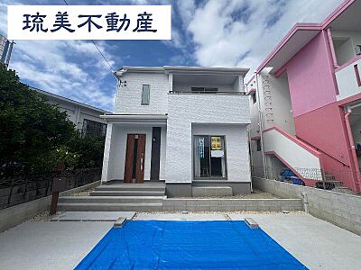 外観：並列駐車3台可♪