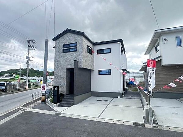 【建物外観】？シックなデザインでおしゃれ☆彡