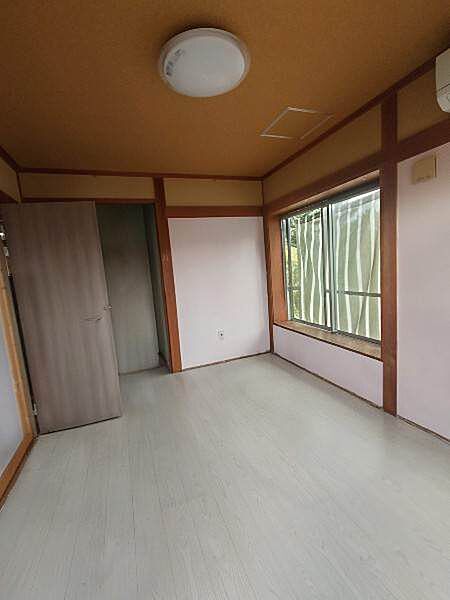 和室→洋室へリフォーム？※AIにて一部家具等を消した画像となります。
