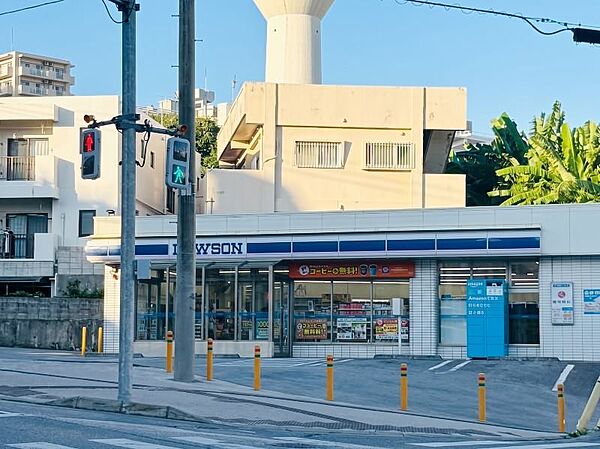 ローソン首里久場川団地前店まで徒歩8分