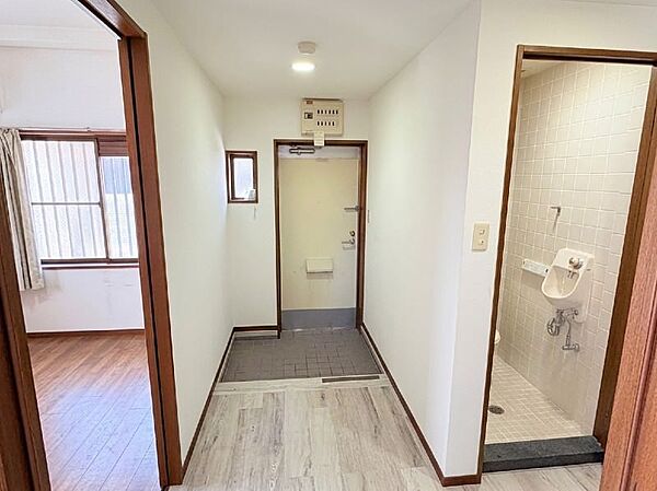 ホール（CG加工により家具・生活用品を消去済み）