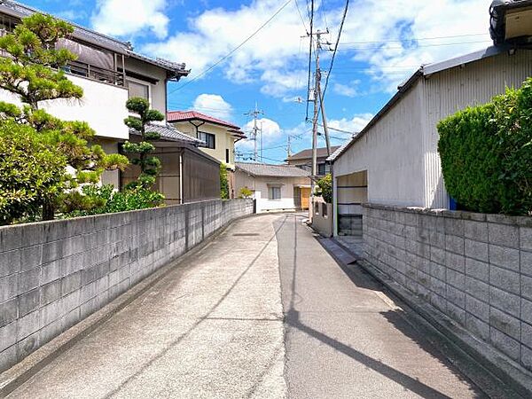 2025年7月撮影(西側道路)