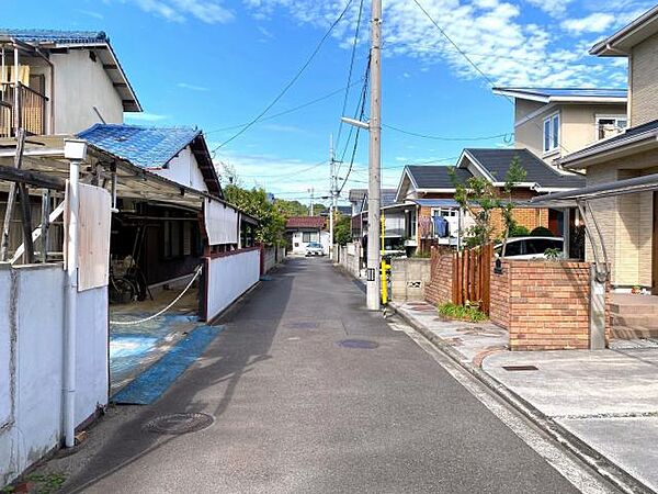 東側道路