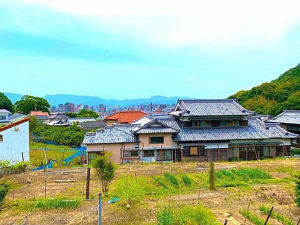 現地、庭からの撮影です。一般的な2階建住宅からの眺めは、さらに良くなることでしょう♪