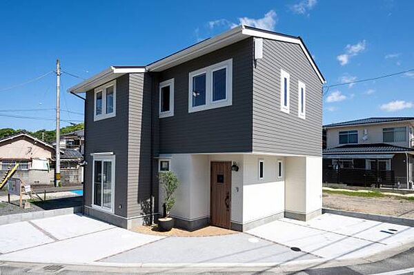 外観：338000045111