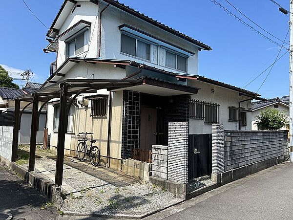 外観：338000045225