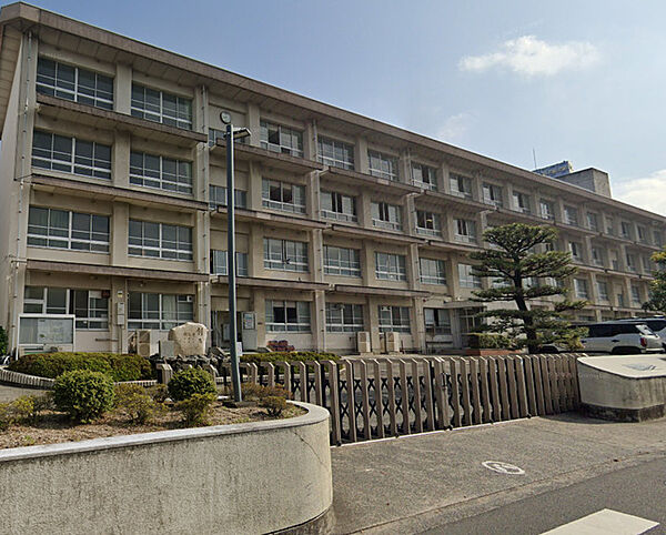 松山市、東温市、伊予郡松前町、伊予市など、幅広いエリアで分譲を実施しております！他のエリアの分譲地もございます。弊社物件ページをご覧ください。土地のことなら、上浮穴産業にお任せください。無料電話は下記