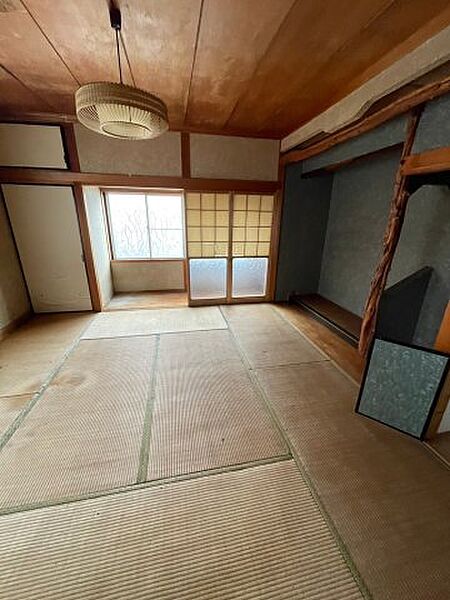 中2階の和室　広縁もあり光が差し込みます