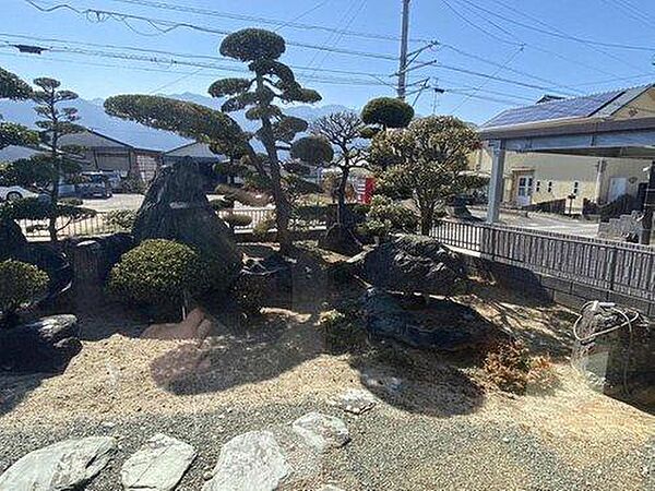 【庭】