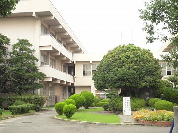【小学校】高津小学校まで1048ｍ