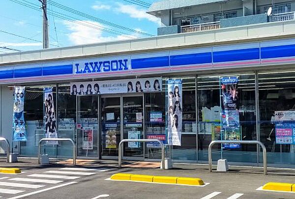 【コンビニエンスストア】ローソン新居浜高津店まで582ｍ