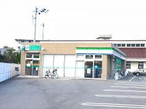 【コンビニエンスストア】ファミリーマート　新居浜垣生店まで1090ｍ