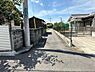 その他：北側接道　西向きに撮影　幅員が約2.5mで広い道ではありませんが、隅切りがあるので通行しやすいくなっています。