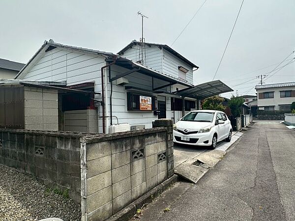 【外観】第一種低層住居専用地域。周囲に高い建物が立ちにくいため、将来にわたって良好な日当たりと静かな住環境が維持されやすい土地です。