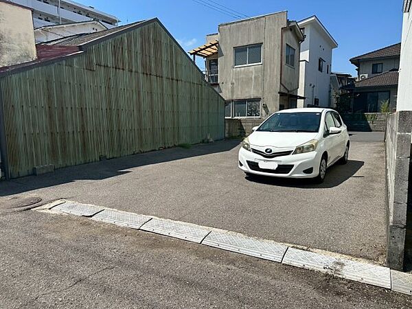 東側接道から撮影