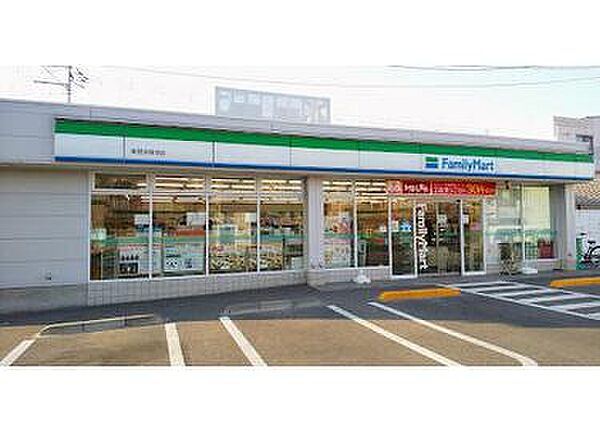 【コンビニエンスストア】ファミリーマート　新居浜泉池店まで612ｍ